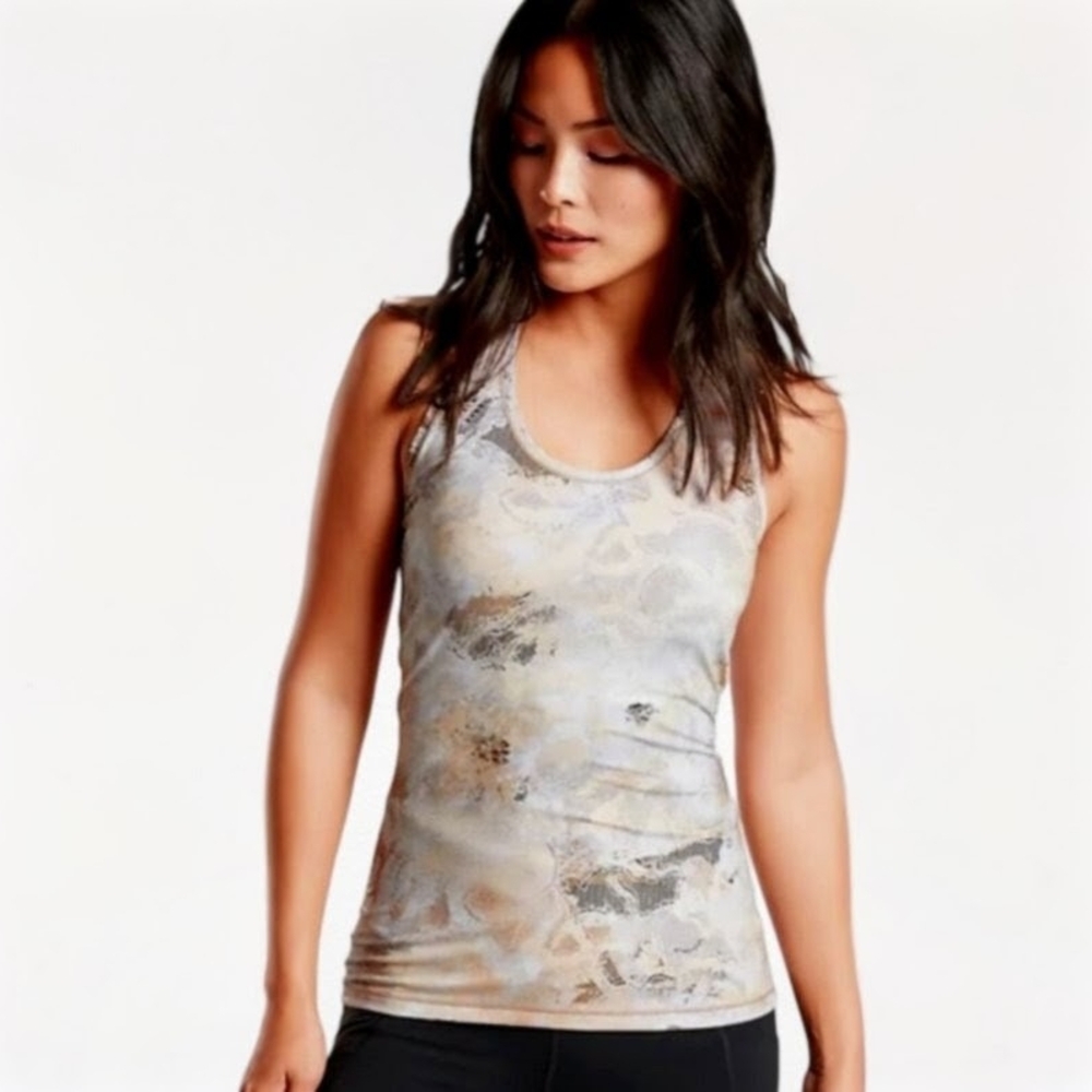 Women's Sleeveless Patterned Top